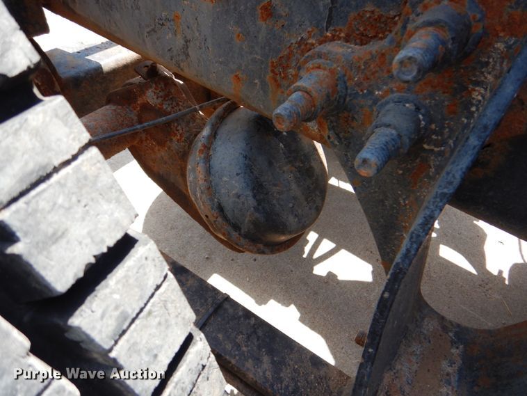 image for item DM3927 2011 International 8600  semi truck