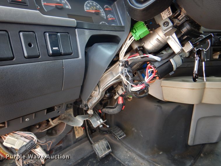 image for item DM3941 2009 Volvo VNL  semi truck