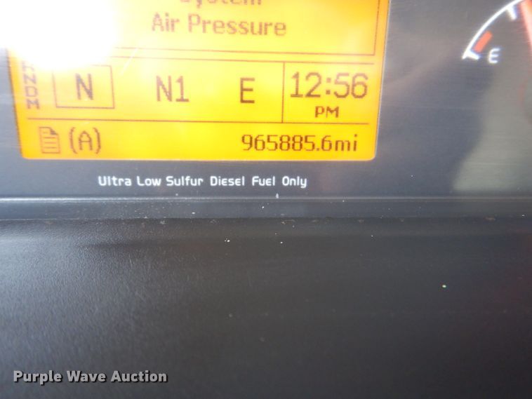 image for item DM3941 2009 Volvo VNL  semi truck