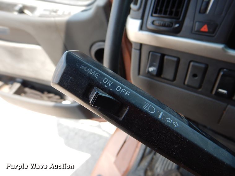 image for item DM3941 2009 Volvo VNL  semi truck