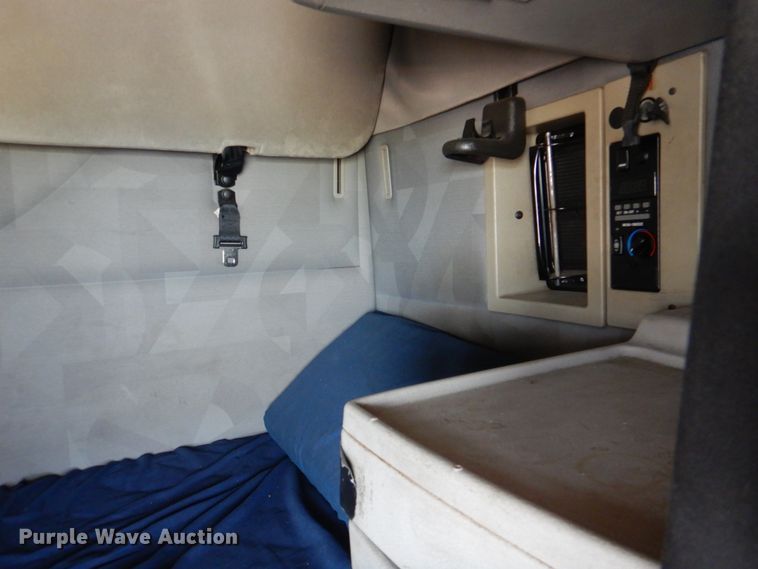 image for item DM3941 2009 Volvo VNL  semi truck