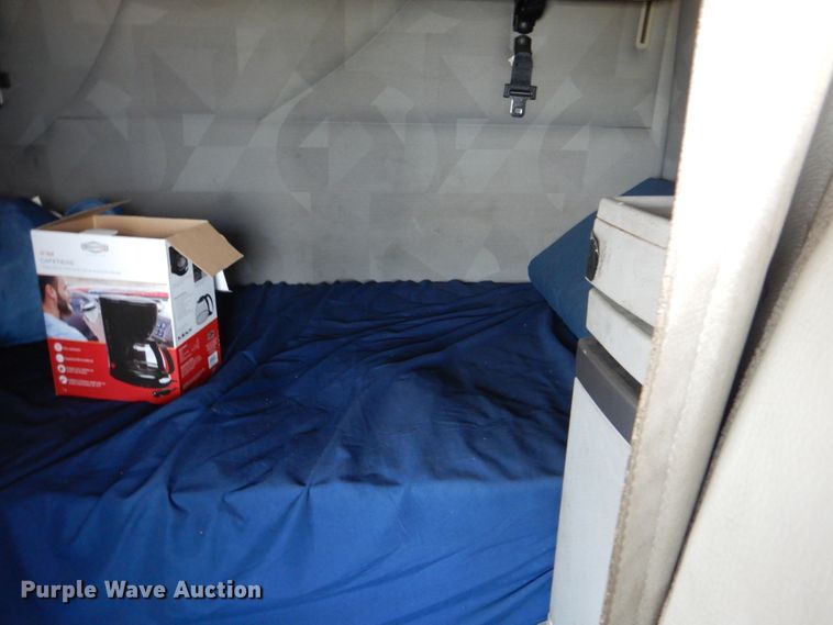 image for item DM3941 2009 Volvo VNL  semi truck