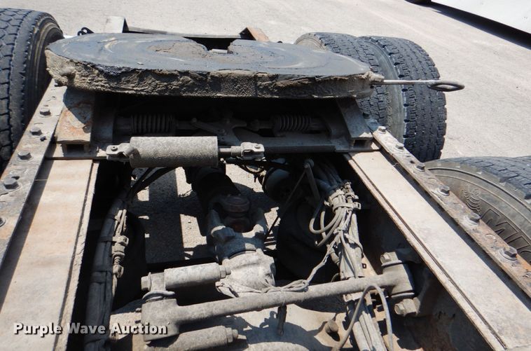 image for item DM3941 2009 Volvo VNL  semi truck