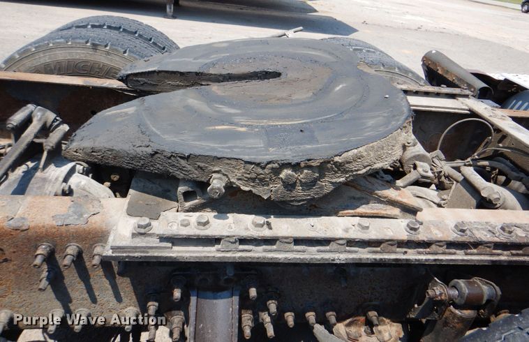 image for item DM3941 2009 Volvo VNL  semi truck