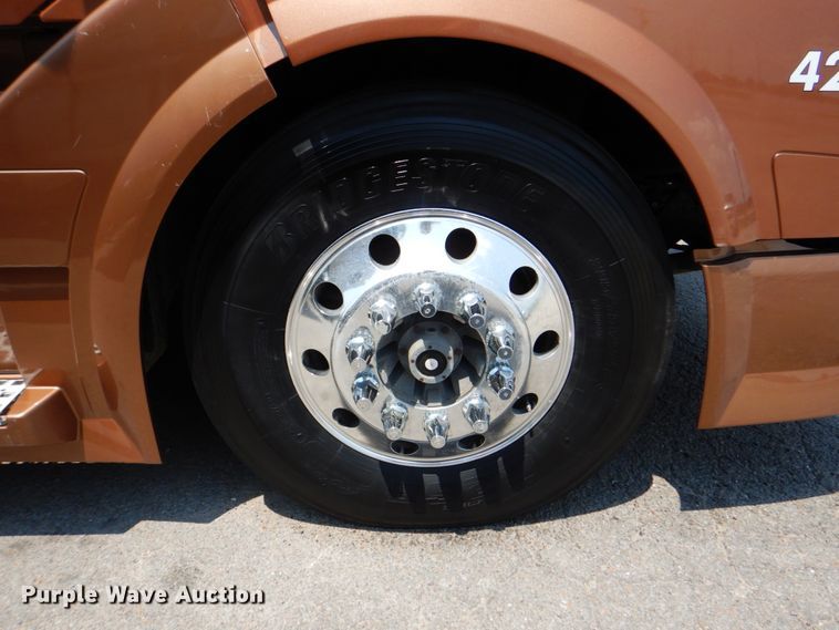 image for item DM3941 2009 Volvo VNL  semi truck