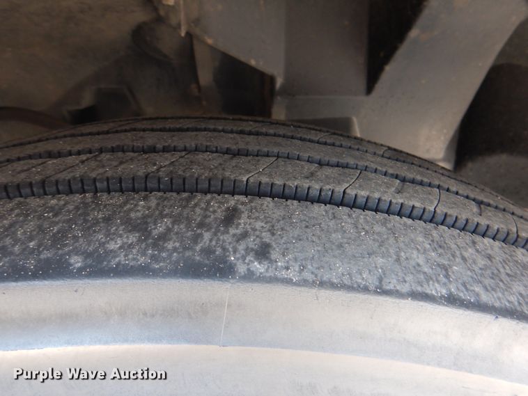 image for item DM3941 2009 Volvo VNL  semi truck