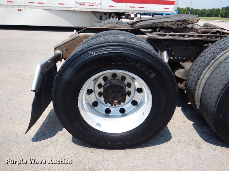 image for item DM3941 2009 Volvo VNL  semi truck