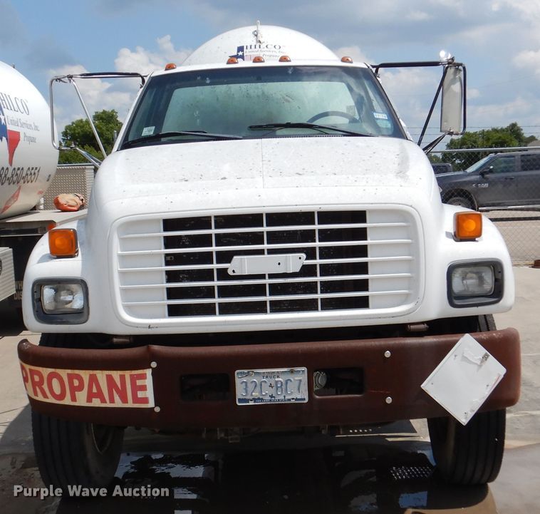 image for item DM6327 2000 Chevrolet C7500  propane truck