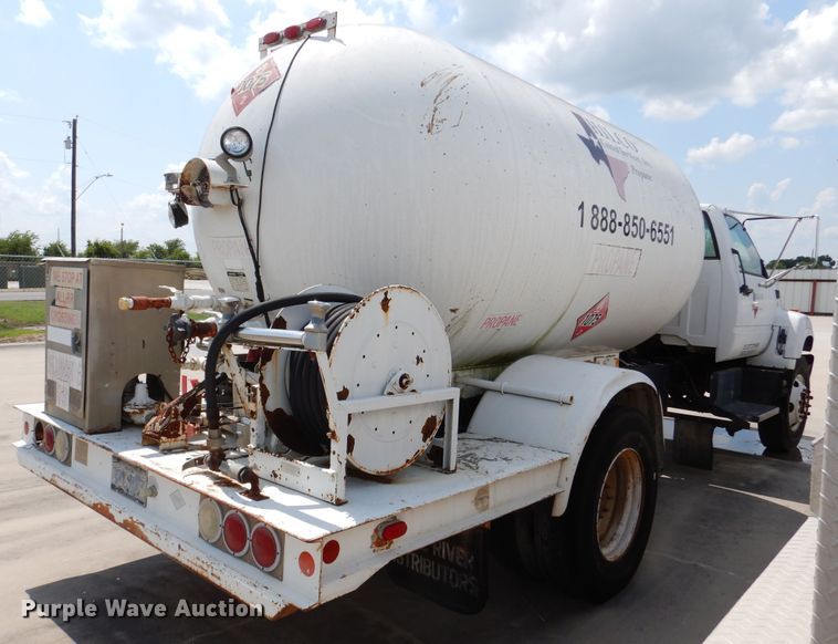 image for item DM6327 2000 Chevrolet C7500  propane truck