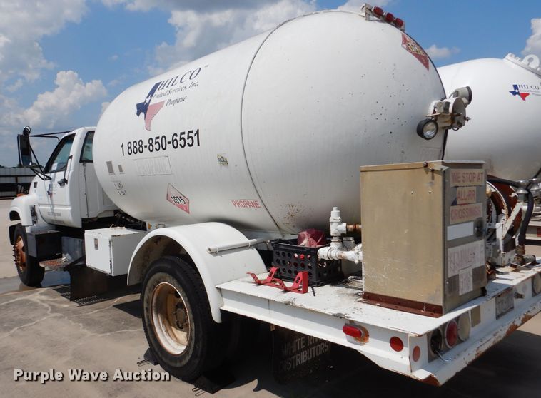image for item DM6327 2000 Chevrolet C7500  propane truck