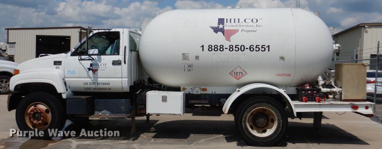 image for item DM6327 2000 Chevrolet C7500  propane truck