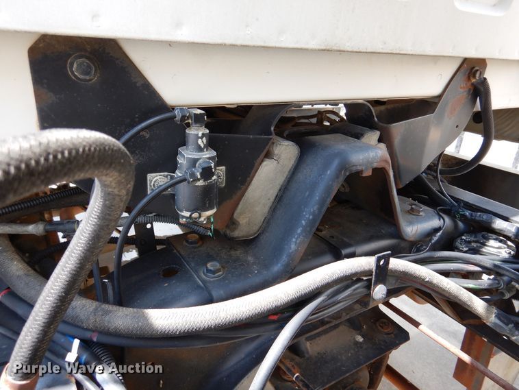 image for item DM6327 2000 Chevrolet C7500  propane truck