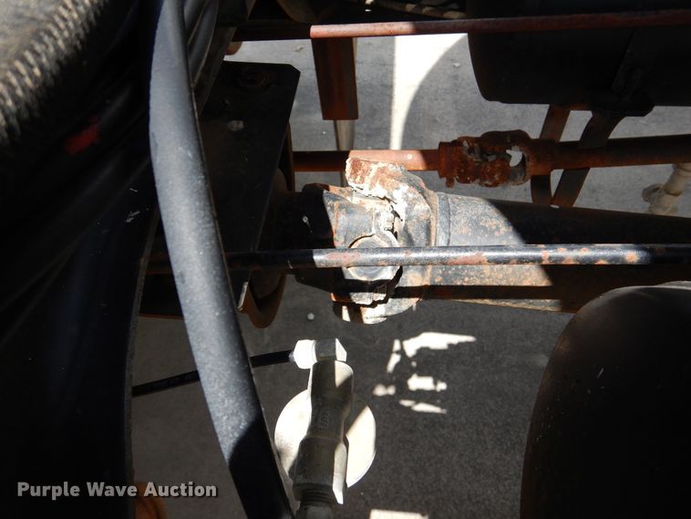 image for item DM6327 2000 Chevrolet C7500  propane truck