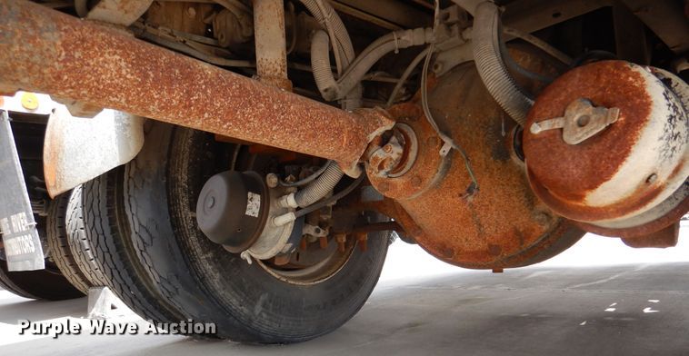 image for item DM6327 2000 Chevrolet C7500  propane truck