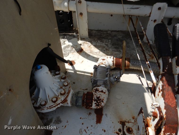 image for item DM6327 2000 Chevrolet C7500  propane truck