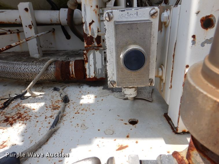 image for item DM6327 2000 Chevrolet C7500  propane truck