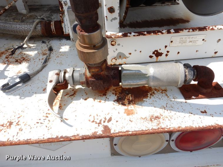 image for item DM6327 2000 Chevrolet C7500  propane truck