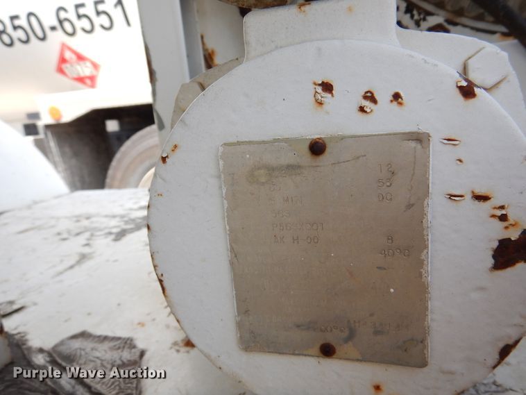 image for item DM6327 2000 Chevrolet C7500  propane truck