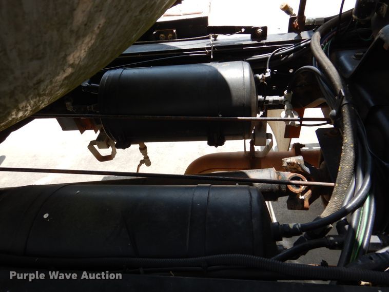 image for item DM6327 2000 Chevrolet C7500  propane truck