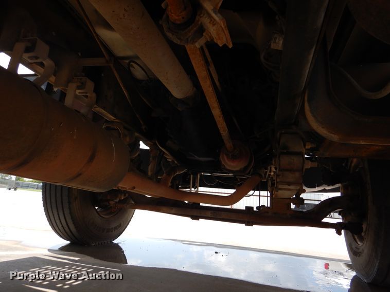 image for item DM6327 2000 Chevrolet C7500  propane truck