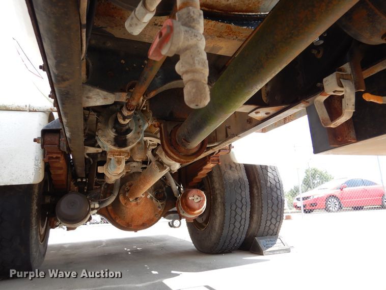 image for item DM6327 2000 Chevrolet C7500  propane truck