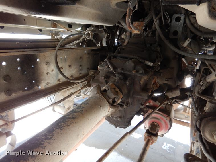 image for item DM6327 2000 Chevrolet C7500  propane truck