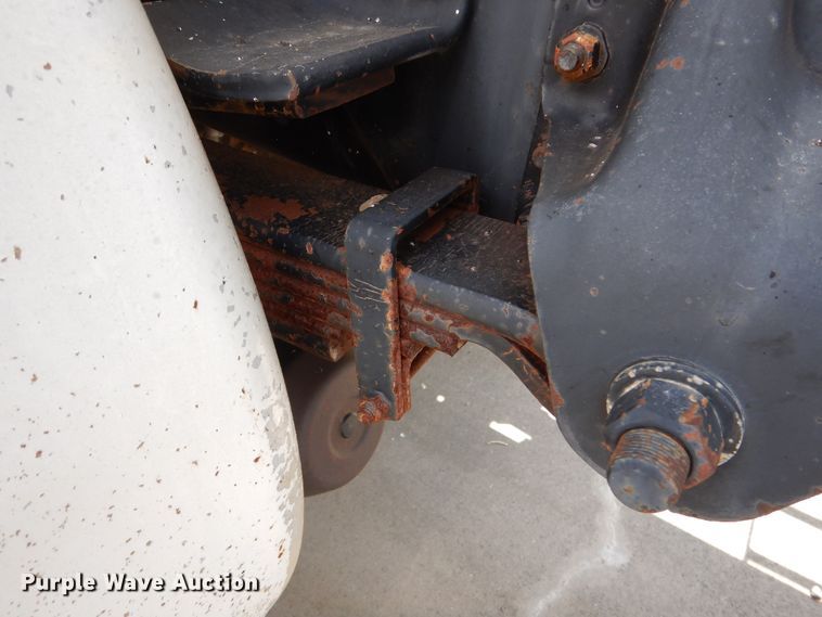 image for item DM6327 2000 Chevrolet C7500  propane truck