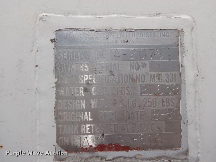 image for item DM6327 2000 Chevrolet C7500  propane truck