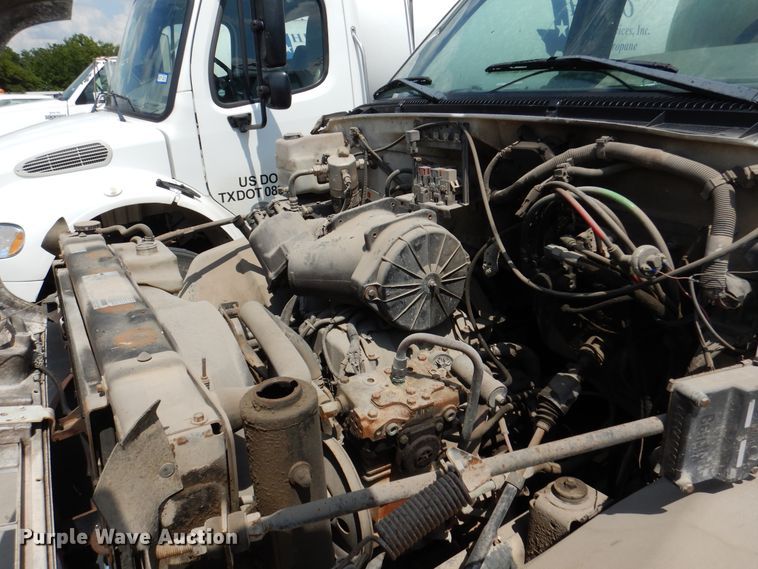 image for item DM6327 2000 Chevrolet C7500  propane truck