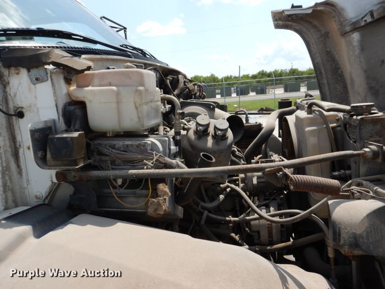 image for item DM6327 2000 Chevrolet C7500  propane truck