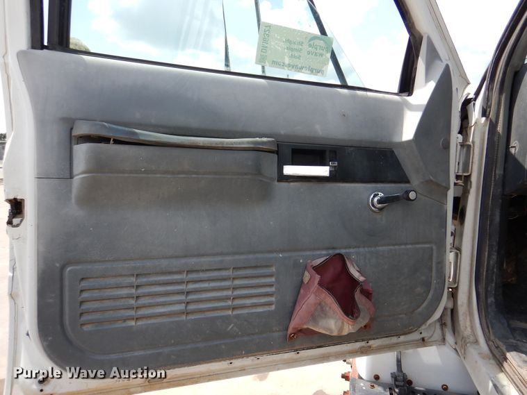 image for item DM6327 2000 Chevrolet C7500  propane truck