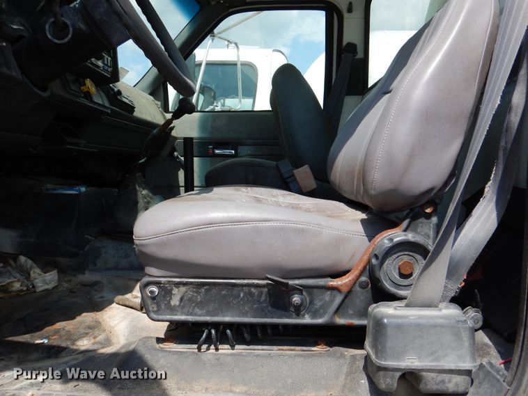 image for item DM6327 2000 Chevrolet C7500  propane truck