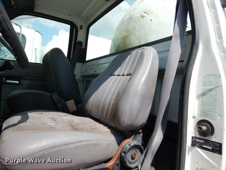 image for item DM6327 2000 Chevrolet C7500  propane truck