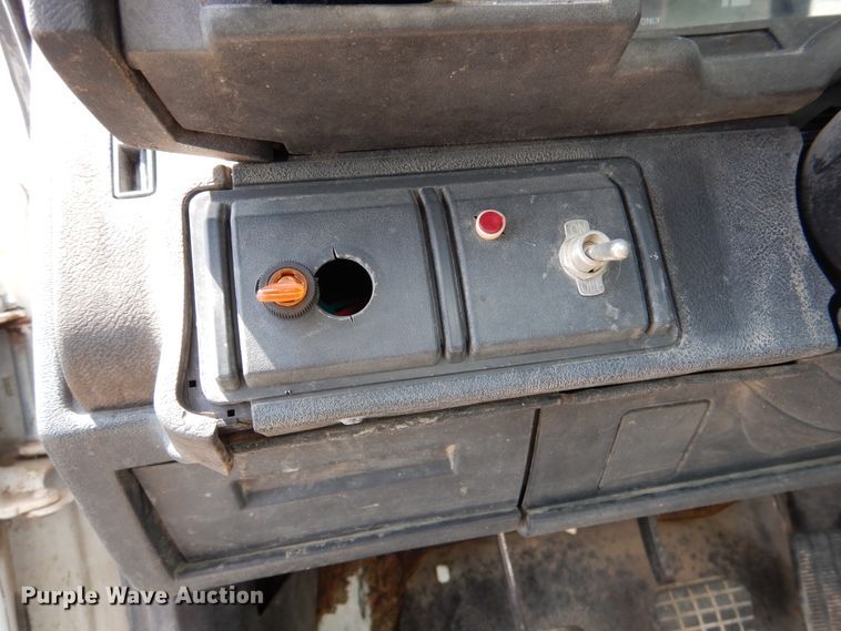 image for item DM6327 2000 Chevrolet C7500  propane truck