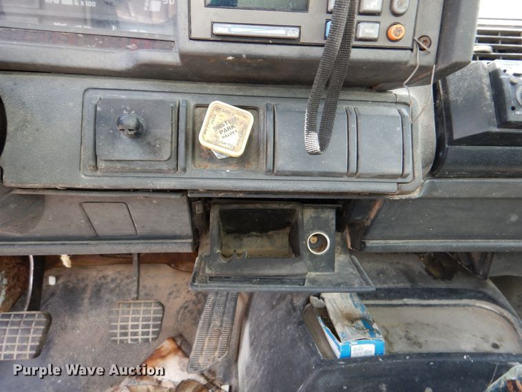 image for item DM6327 2000 Chevrolet C7500  propane truck