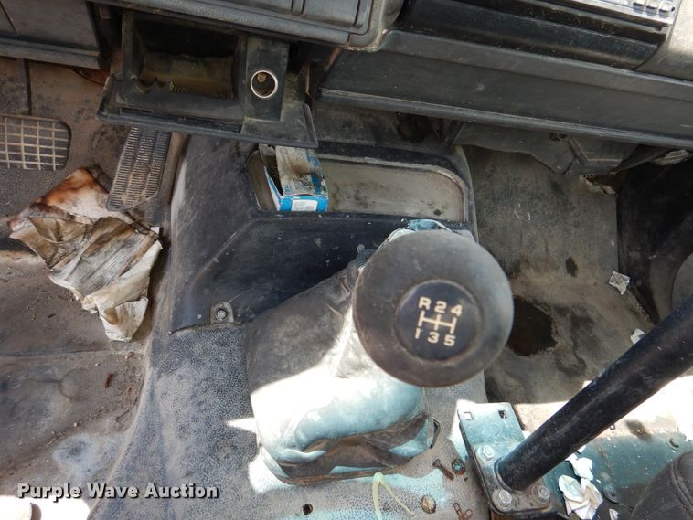 image for item DM6327 2000 Chevrolet C7500  propane truck