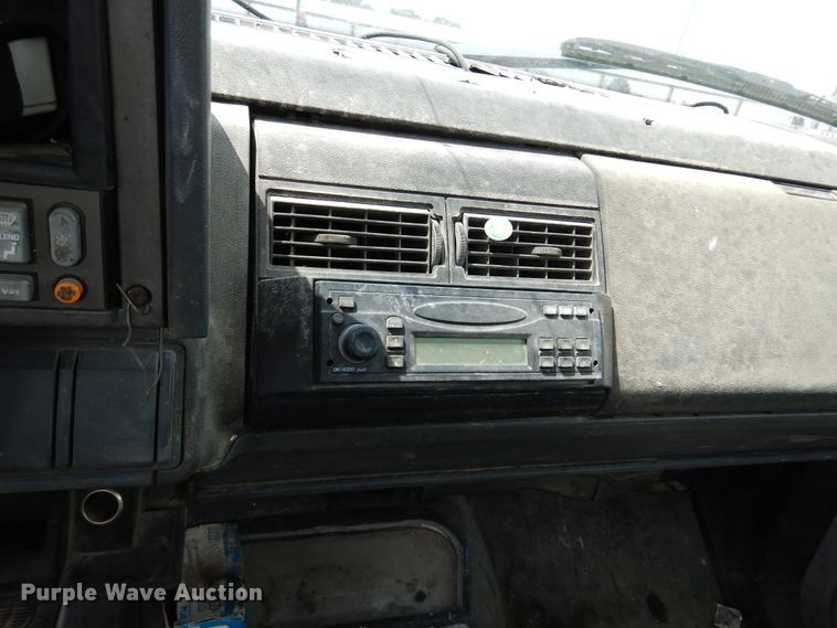 image for item DM6327 2000 Chevrolet C7500  propane truck