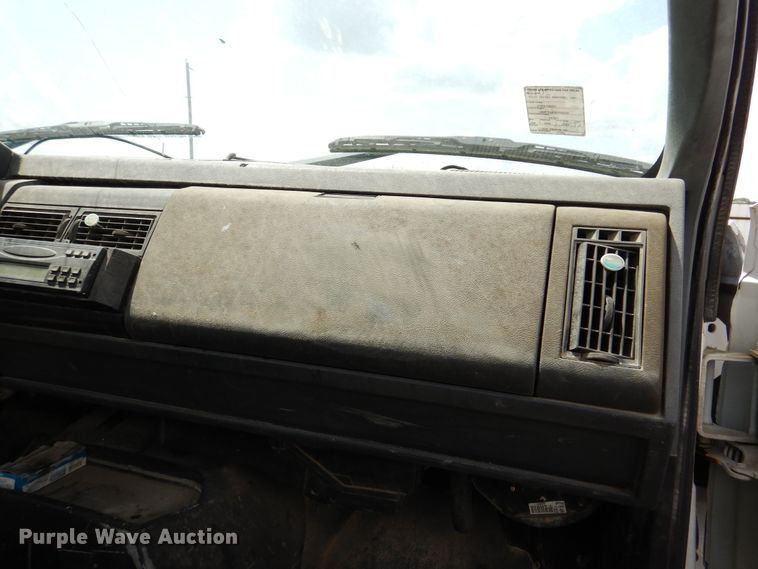 image for item DM6327 2000 Chevrolet C7500  propane truck