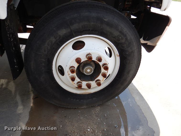 image for item DM6327 2000 Chevrolet C7500  propane truck