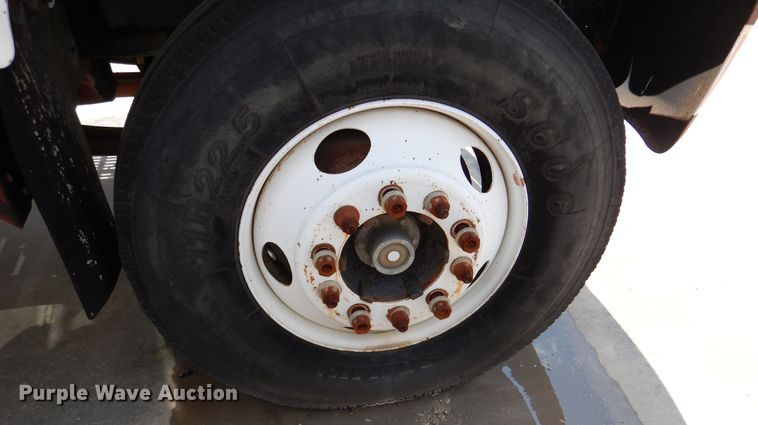 image for item DM6327 2000 Chevrolet C7500  propane truck