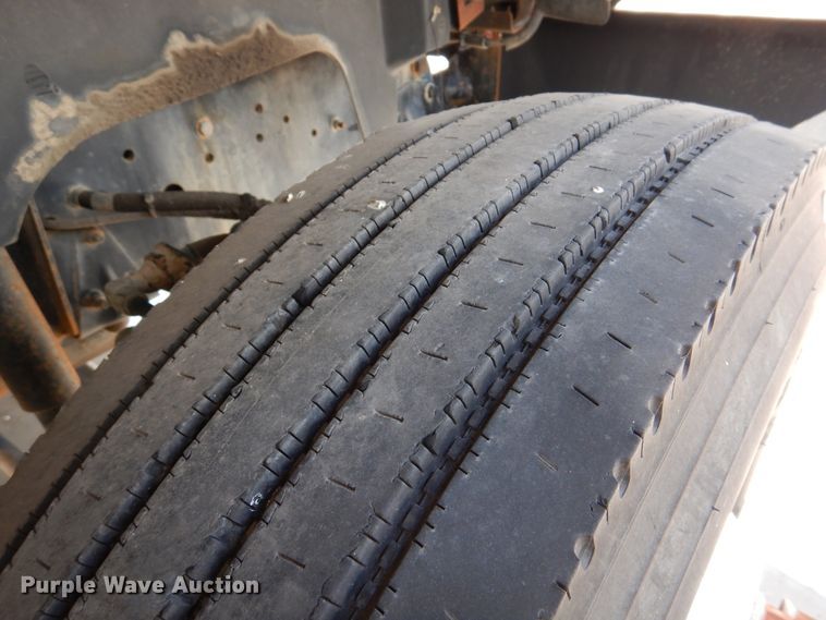 image for item DM6327 2000 Chevrolet C7500  propane truck