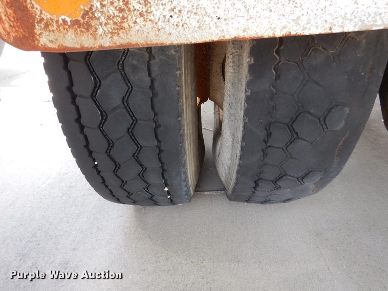 image for item DM6327 2000 Chevrolet C7500  propane truck