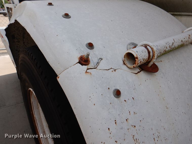 image for item DM6327 2000 Chevrolet C7500  propane truck