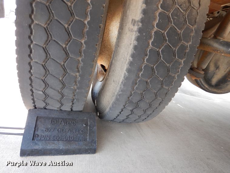 image for item DM6327 2000 Chevrolet C7500  propane truck