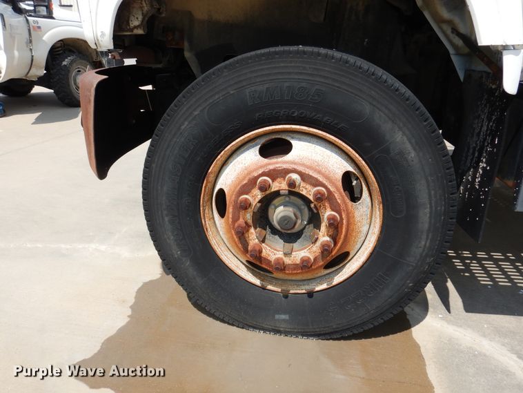 image for item DM6327 2000 Chevrolet C7500  propane truck