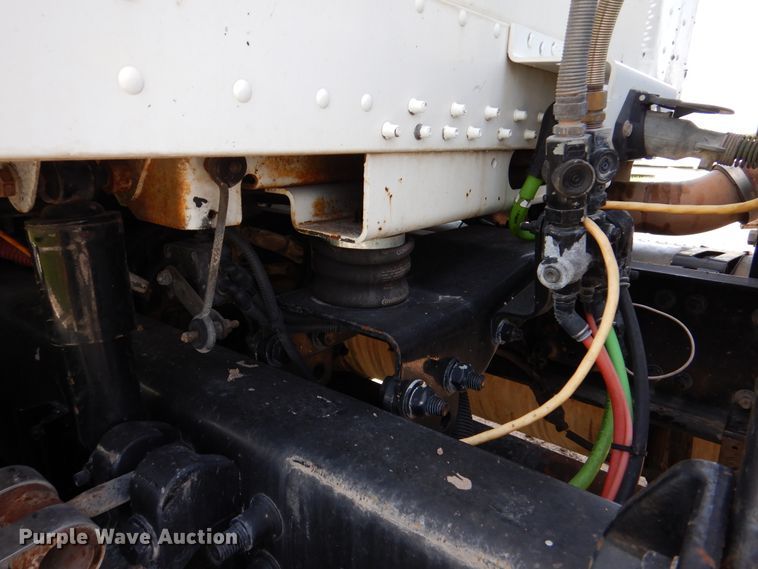 image for item DM6330 2008 Freightliner Classic 120  semi truck