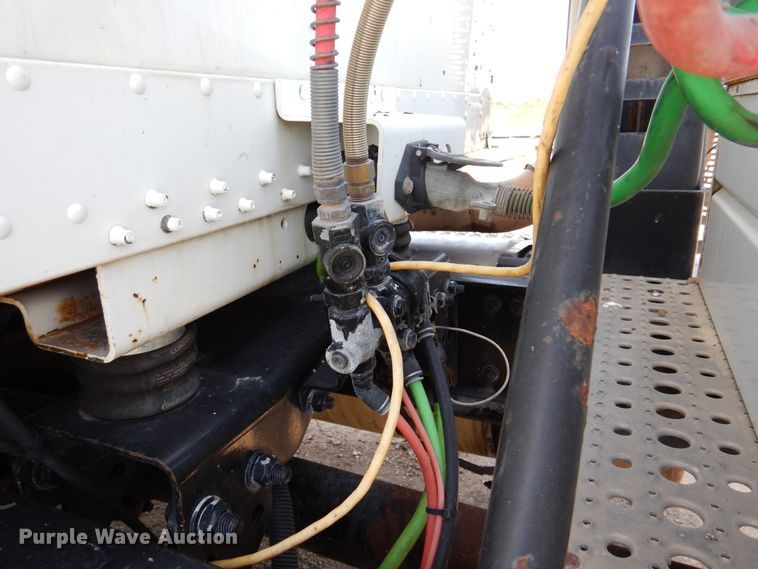 image for item DM6330 2008 Freightliner Classic 120  semi truck