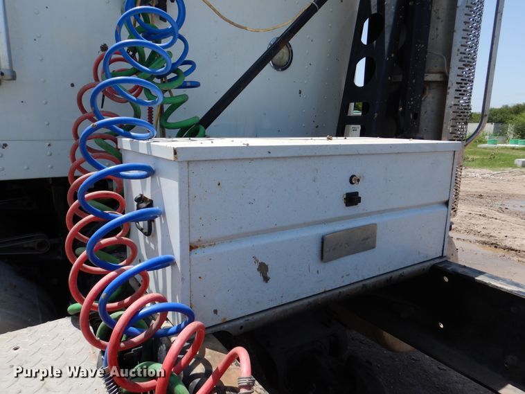 image for item DM6330 2008 Freightliner Classic 120  semi truck