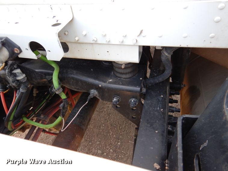 image for item DM6330 2008 Freightliner Classic 120  semi truck