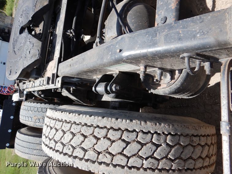 image for item DM6330 2008 Freightliner Classic 120  semi truck